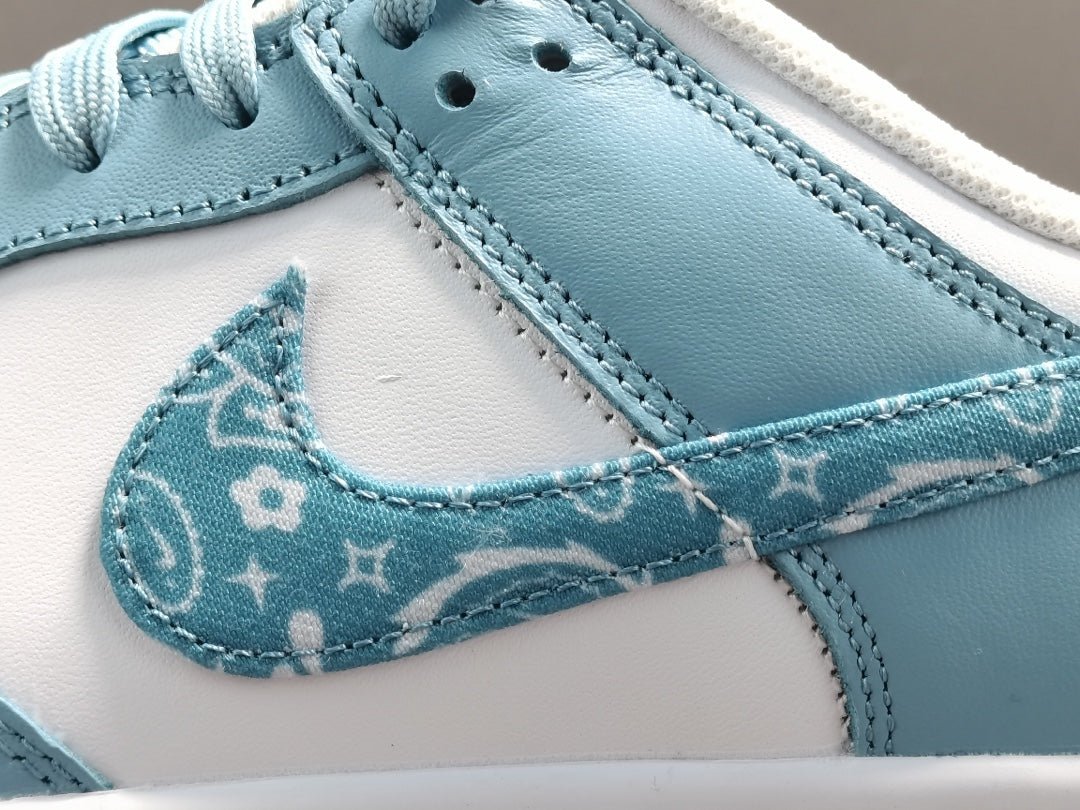 NIKE DUNK x PAISLEY PACK WORN BLUE - Phantom Kicks