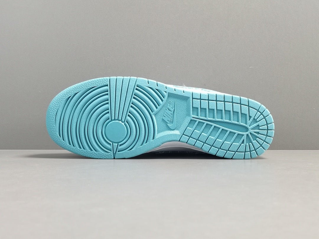 NIKE DUNK x PAISLEY PACK WORN BLUE - Phantom Kicks