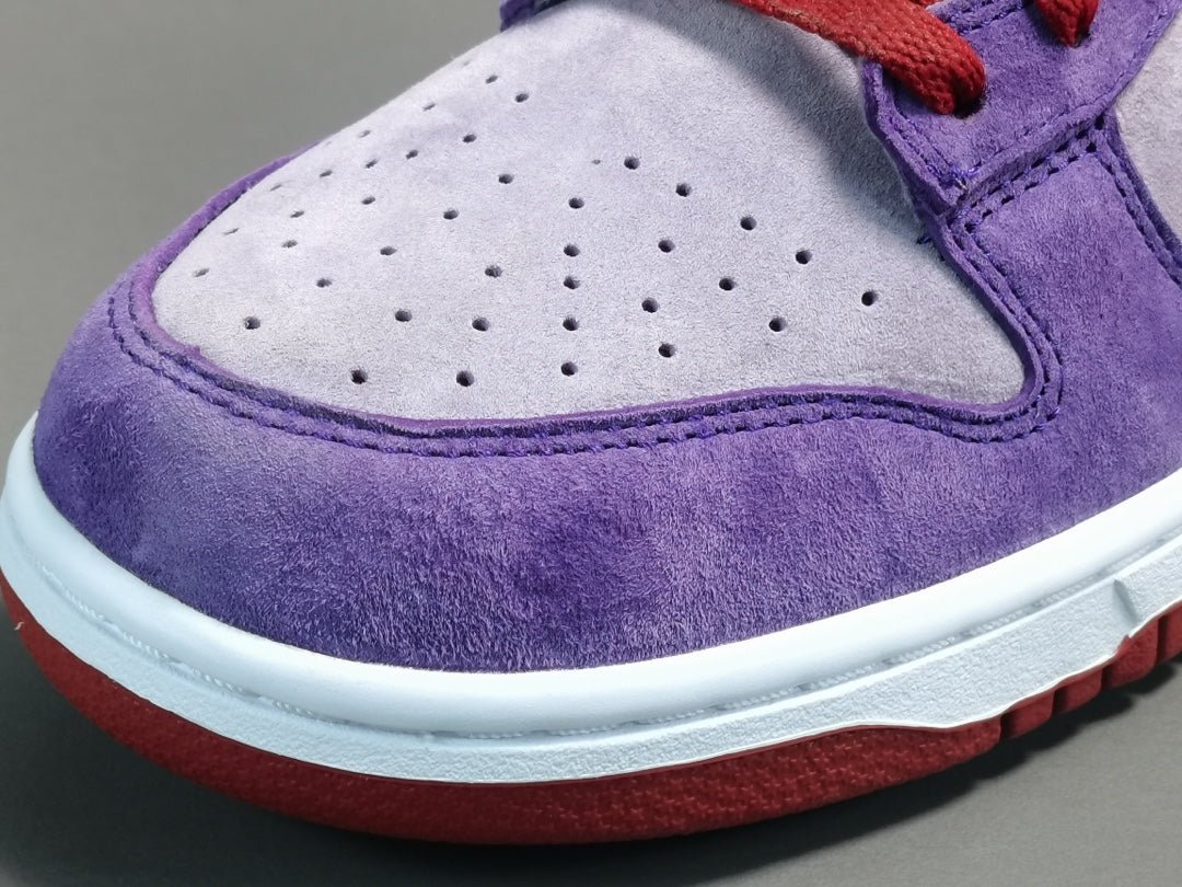 NIKE DUNK x PLUM - Phantom Kicks