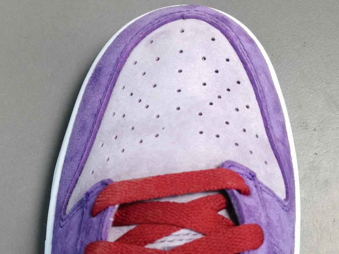 NIKE DUNK x PLUM - Phantom Kicks