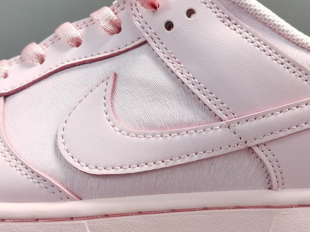 NIKE DUNK x PRISM PINK - Phantom Kicks