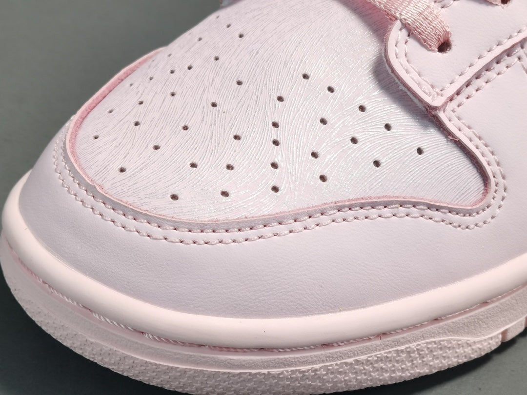 NIKE DUNK x PRISM PINK - Phantom Kicks