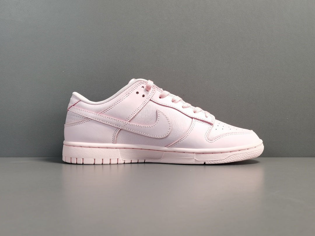 NIKE DUNK x PRISM PINK - Phantom Kicks