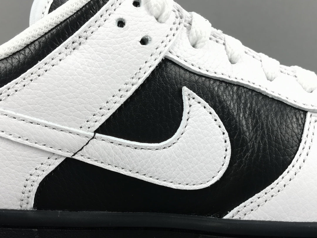 NIKE DUNK x REVERSE PANDA - Phantom Kicks