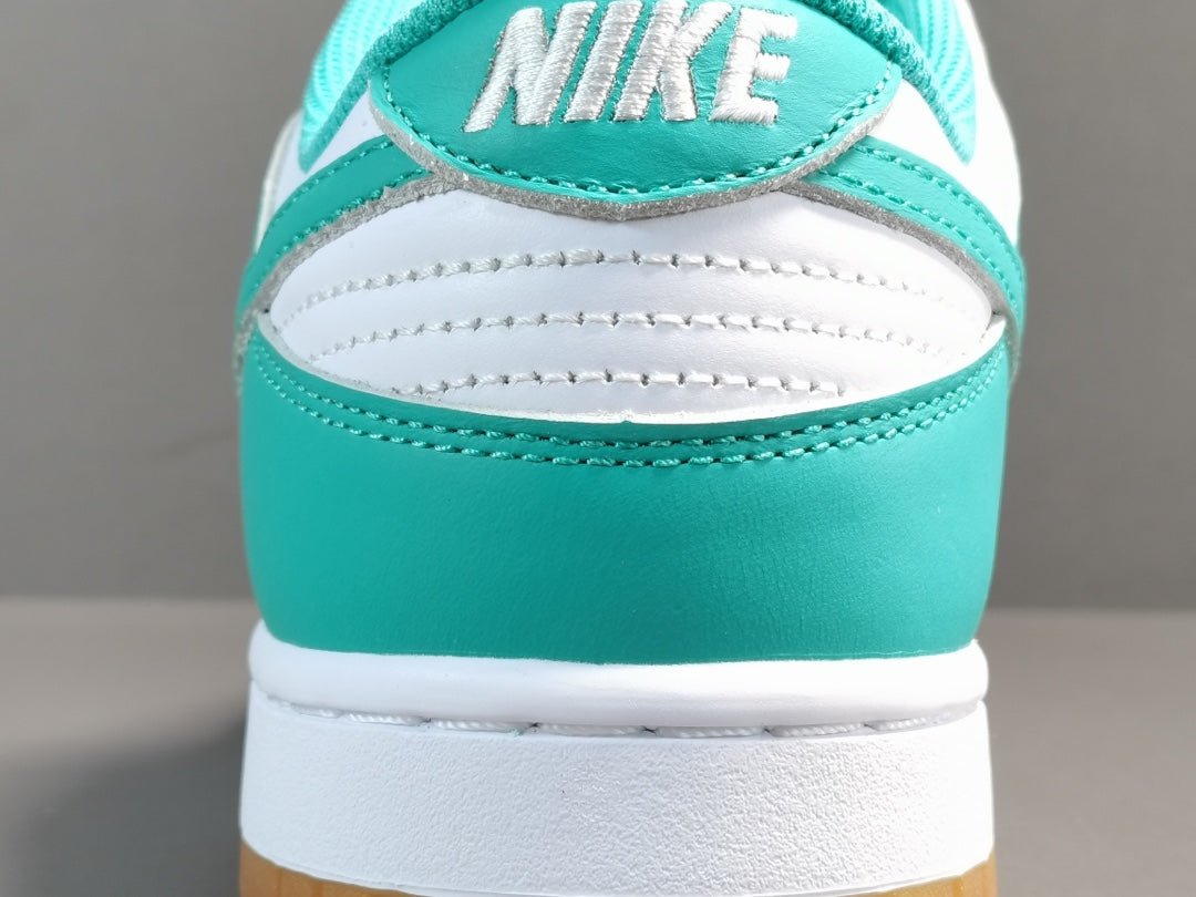 NIKE DUNK x TEAL ZEAL - Phantom Kicks
