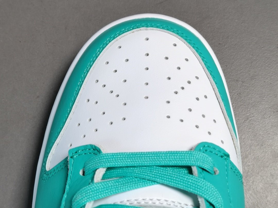 NIKE DUNK x TEAL ZEAL - Phantom Kicks