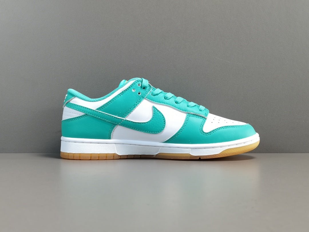 NIKE DUNK x TEAL ZEAL - Phantom Kicks