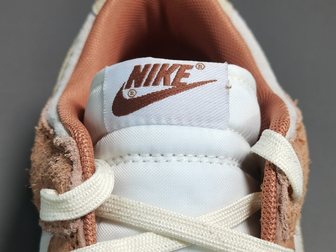 NIKE DUNK x TRD - Phantom Kicks