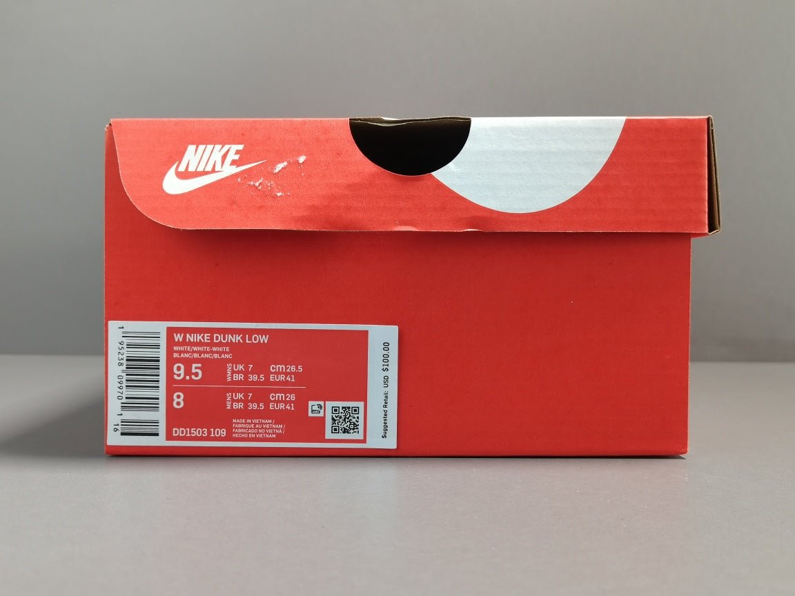 NIKE DUNK x TRIPLE WHITE - Phantom Kicks