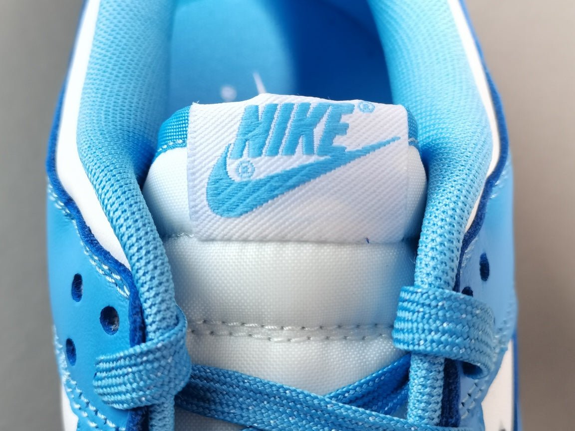 NIKE DUNK x UNC - Phantom Kicks