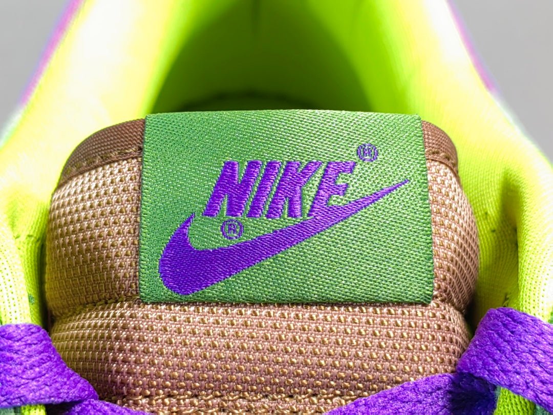 NIKE DUNK x VENEER - Phantom Kicks