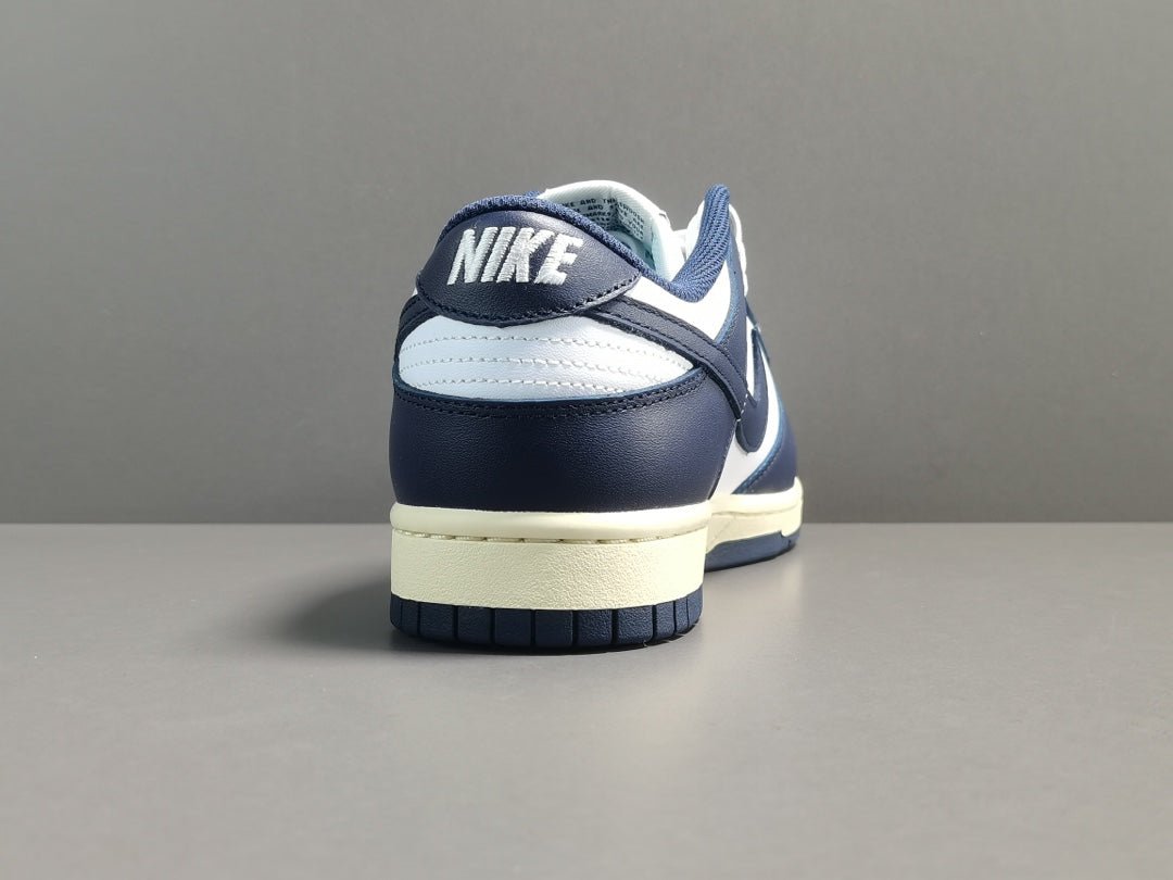 NIKE DUNK x VINTAGE NAVY - Phantom Kicks