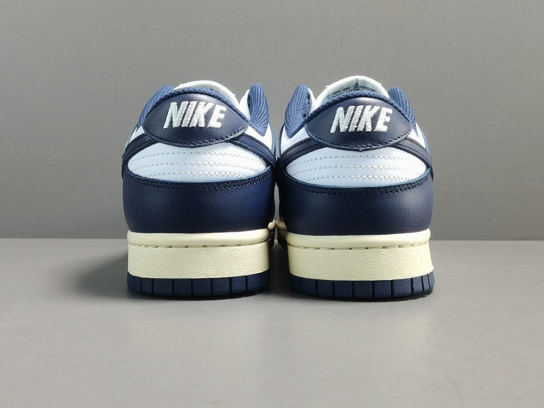 NIKE DUNK x VINTAGE NAVY - Phantom Kicks
