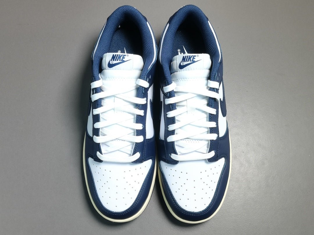 NIKE DUNK x VINTAGE NAVY - Phantom Kicks