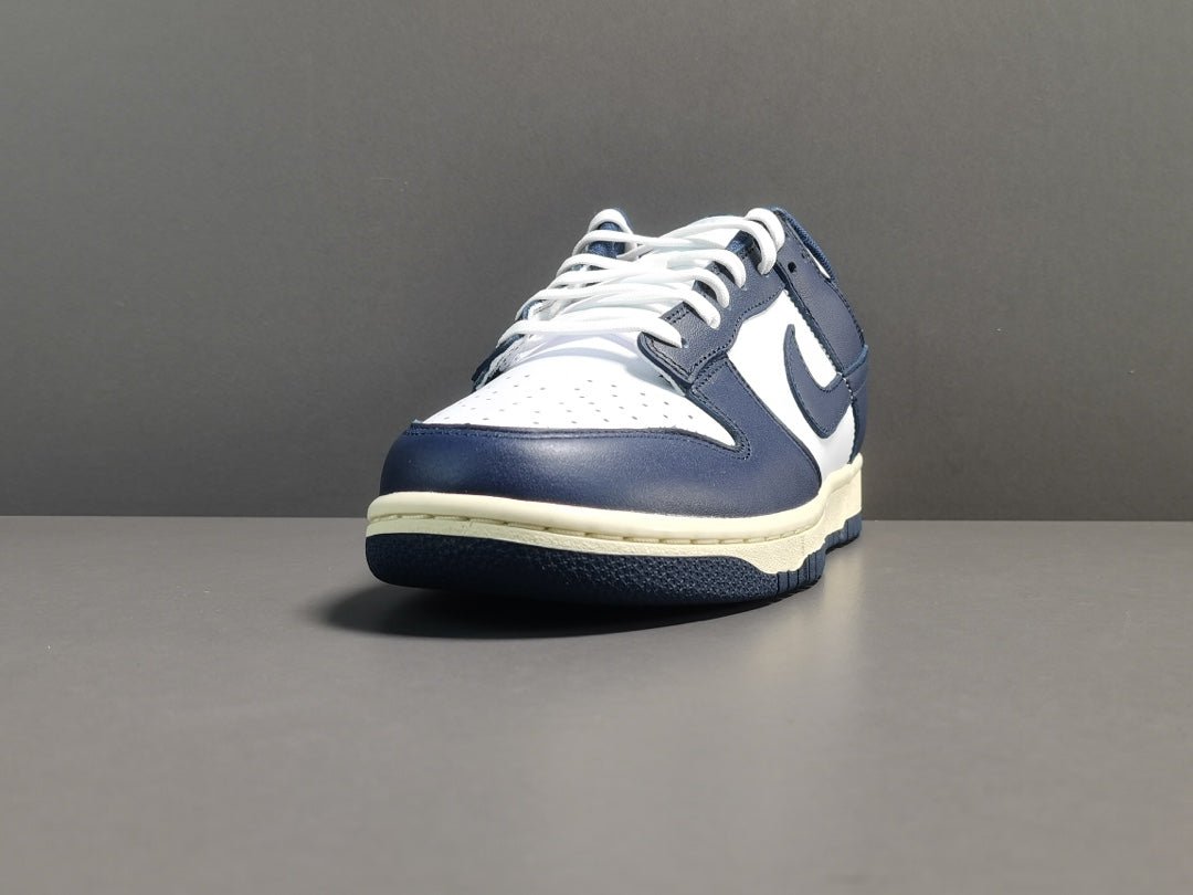 NIKE DUNK x VINTAGE NAVY - Phantom Kicks
