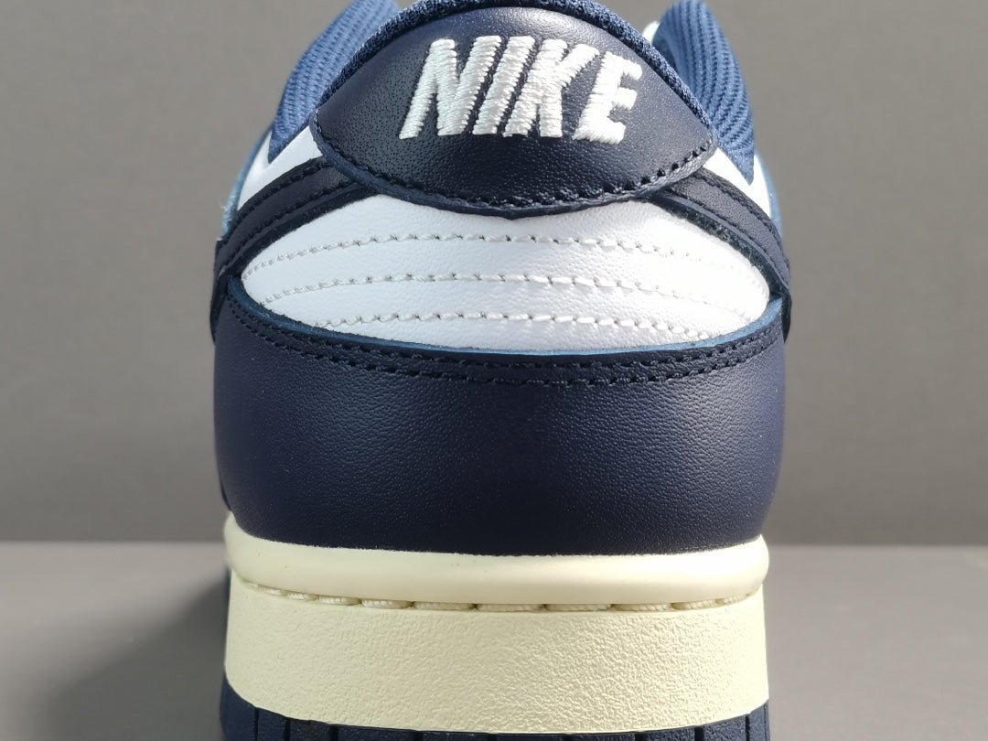 NIKE DUNK x VINTAGE NAVY - Phantom Kicks