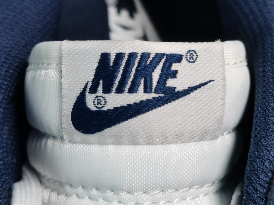NIKE DUNK x VINTAGE NAVY - Phantom Kicks