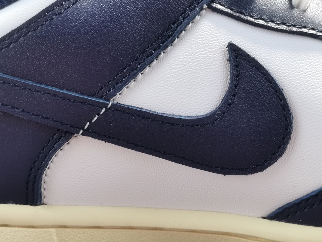 NIKE DUNK x VINTAGE NAVY - Phantom Kicks