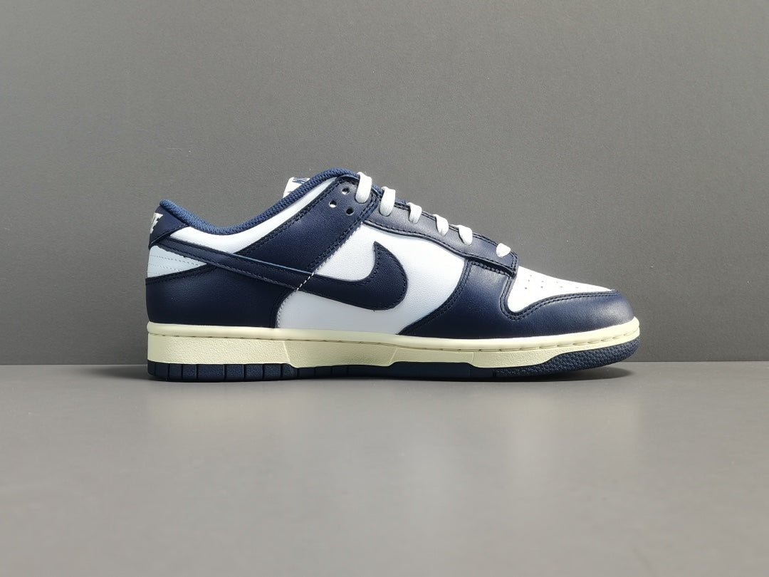 NIKE DUNK x VINTAGE NAVY - Phantom Kicks