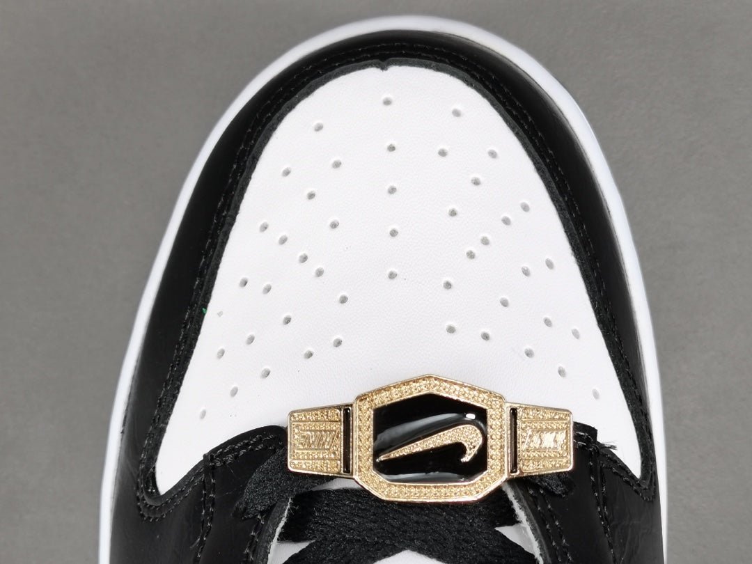 NIKE DUNK x WORLD CHAMPS BLACK WHITE - Phantom Kicks
