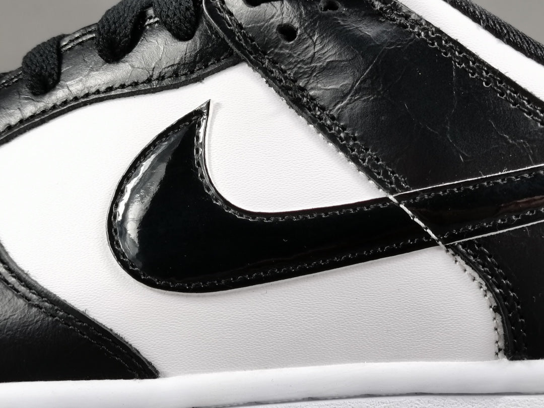 NIKE DUNK x WORLD CHAMPS BLACK WHITE - Phantom Kicks