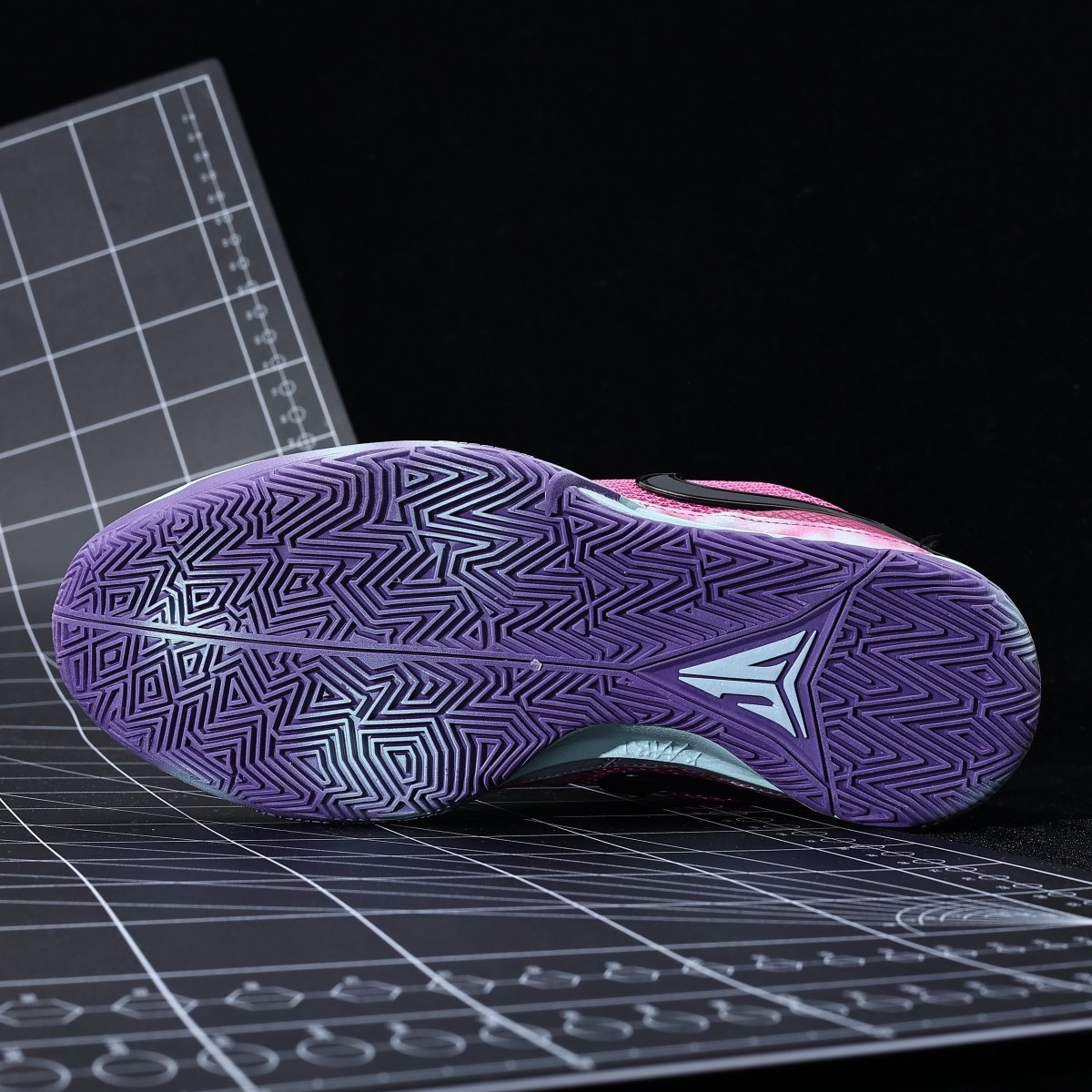 NIKE JA 1 x CHIMNEY - Phantom Kicks