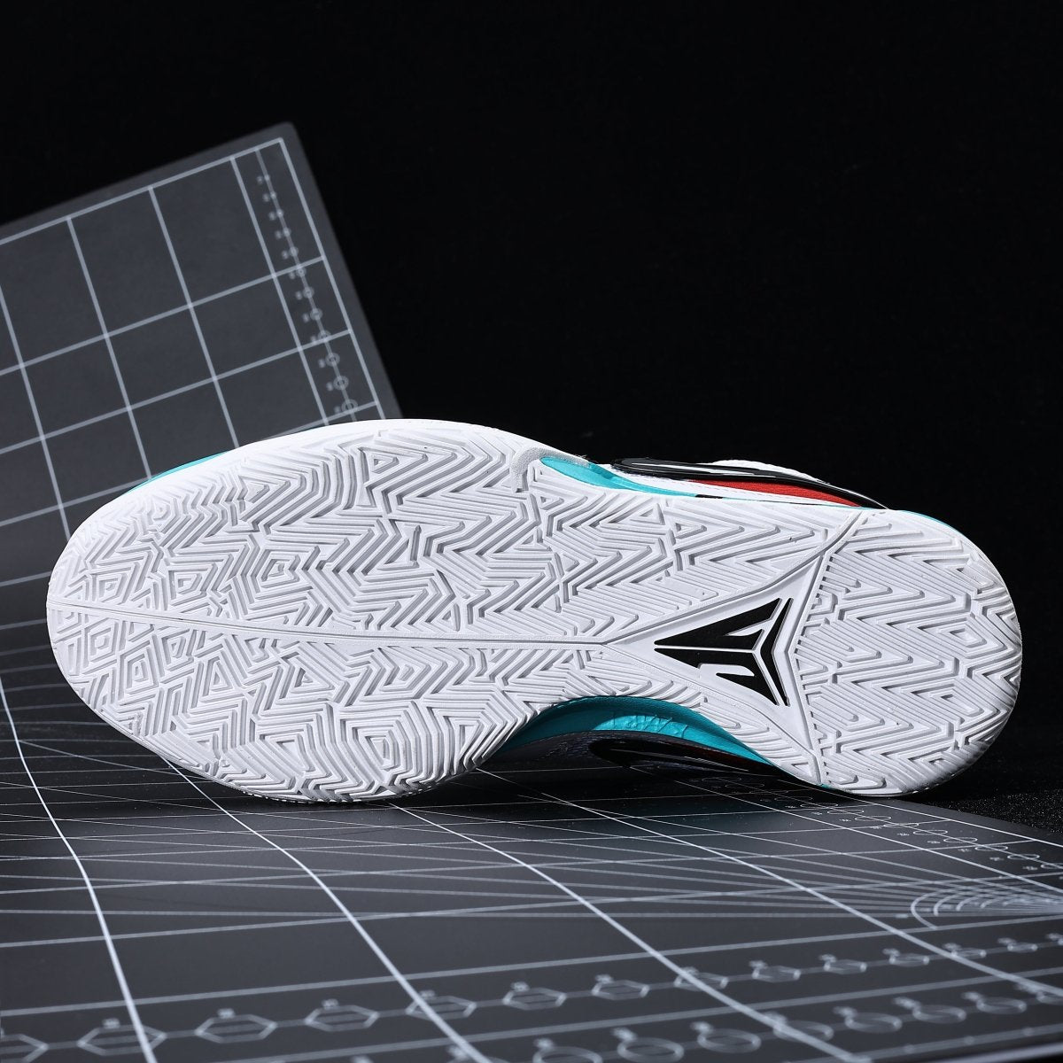 NIKE JA 1 x REVERSE SCRATCH - Phantom Kicks