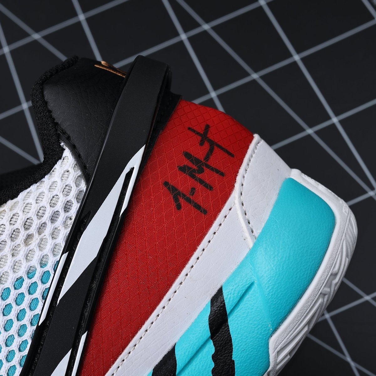 NIKE JA 1 x REVERSE SCRATCH - Phantom Kicks