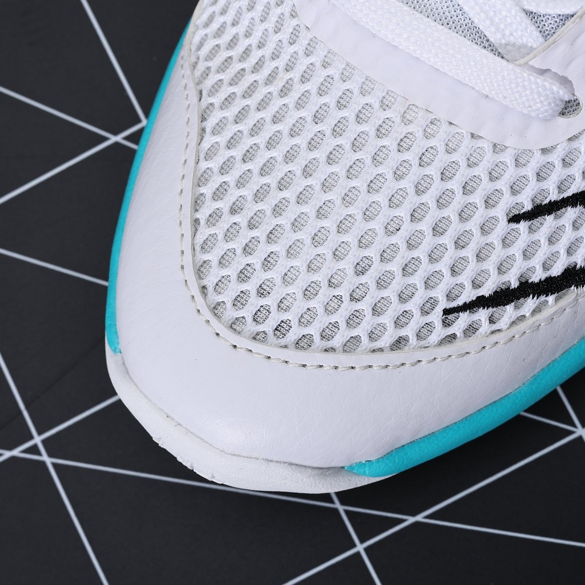 NIKE JA 1 x REVERSE SCRATCH - Phantom Kicks
