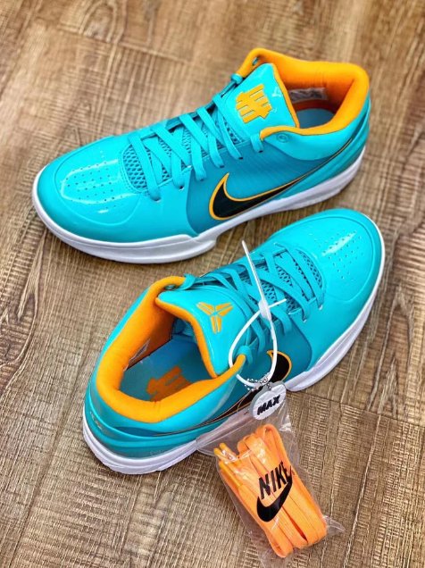 NIKE KOBE 4 x UNDEFEATED SAN ANTONIO SPURS - Phantom Kicks