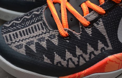 NIKE KOBE 8 x BLACK HISTORY MONTH - Phantom Kicks