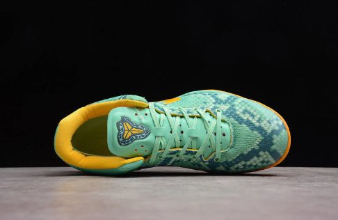 NIKE KOBE 8 x GREEN GLOW - Phantom Kicks