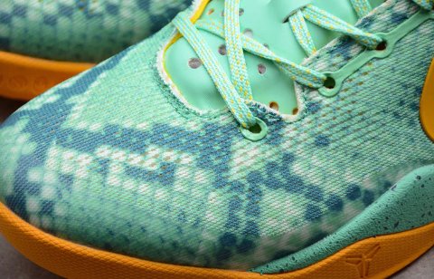 NIKE KOBE 8 x GREEN GLOW - Phantom Kicks
