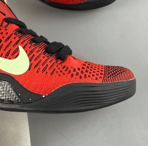 NIKE KOBE 9 x UNIVERSITY RED - Phantom Kicks