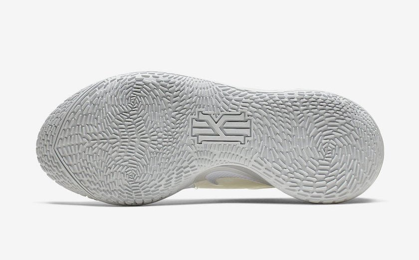 NIKE KYRIE 2 x SPONGEBOB SANDY CHEEKS - Phantom Kicks