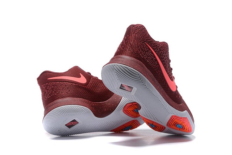 NIKE KYRIE 3 x TEAM RED - Phantom Kicks