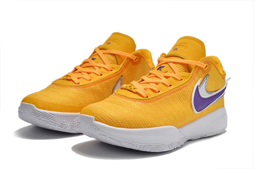 NIKE LEBRON 20 x LAKE SHOW - Phantom Kicks