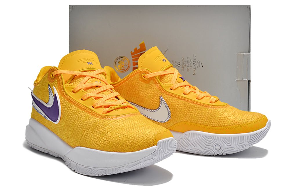 NIKE LEBRON 20 x LAKE SHOW - Phantom Kicks