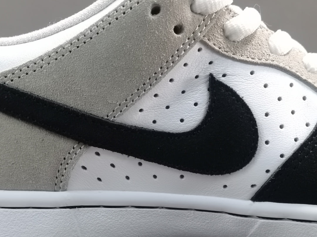 NIKE SB DUNK x CHLOROPHYLL - Phantom Kicks
