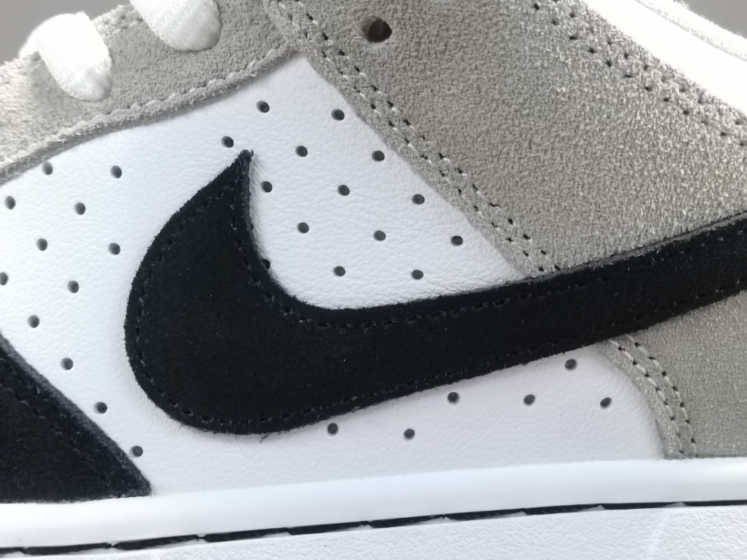 NIKE SB DUNK x CHLOROPHYLL - Phantom Kicks