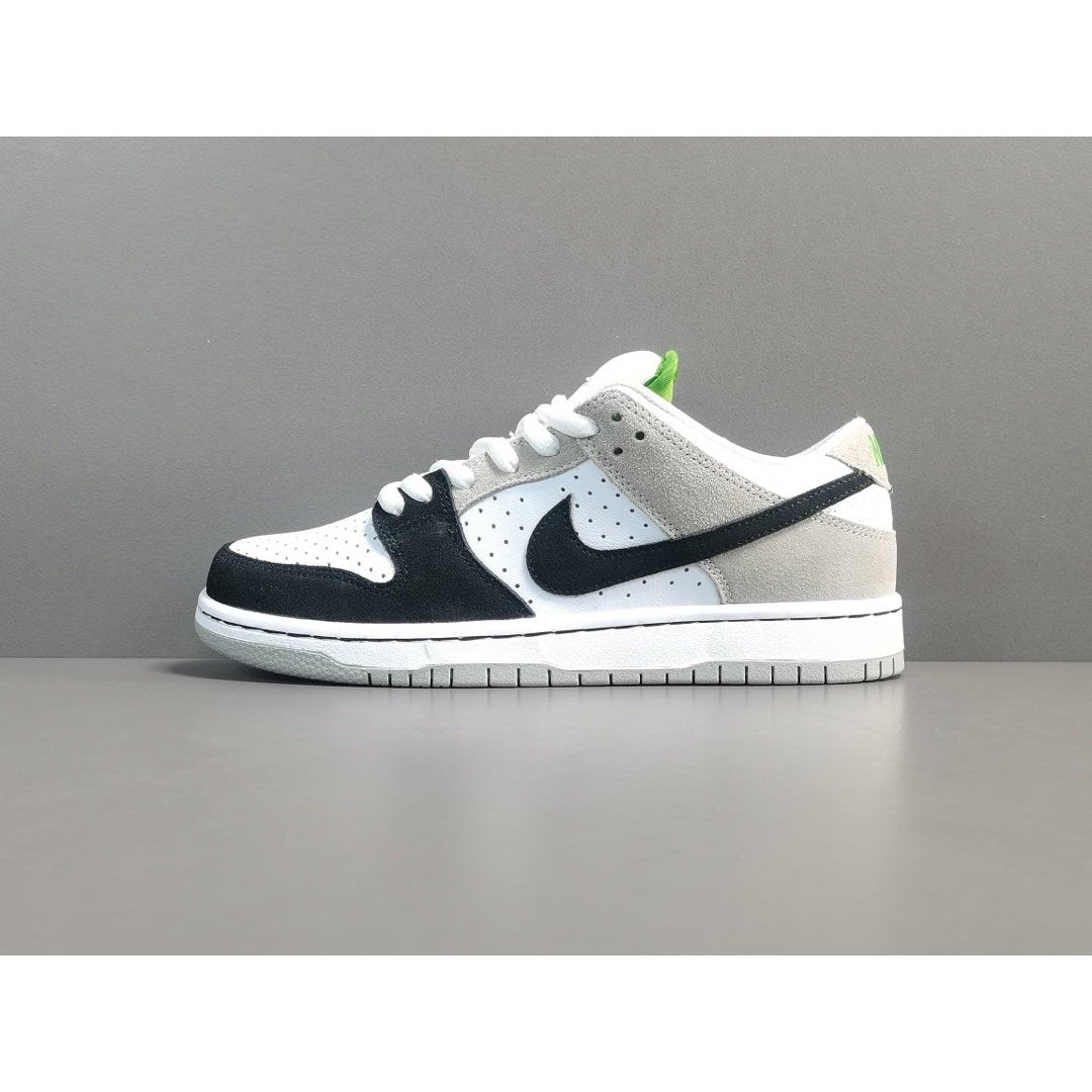 NIKE SB DUNK x CHLOROPHYLL - Phantom Kicks