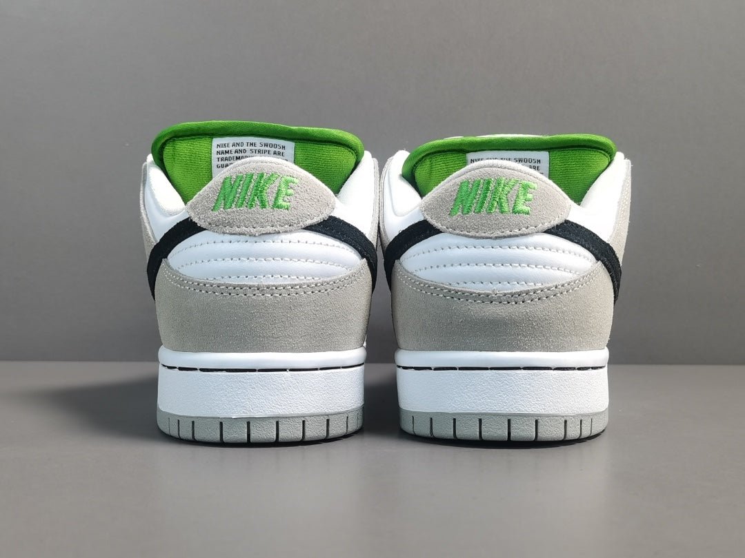 NIKE SB DUNK x CHLOROPHYLL - Phantom Kicks