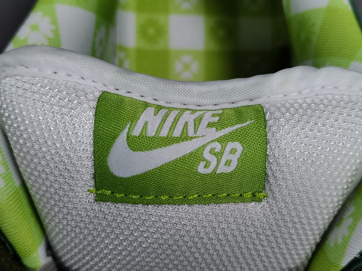 NIKE SB DUNK x CONCEPTS GREEN LOBSTER - Phantom Kicks