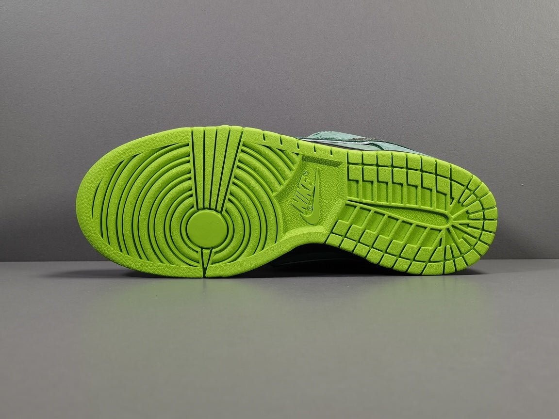 NIKE SB DUNK x CONCEPTS GREEN LOBSTER - Phantom Kicks