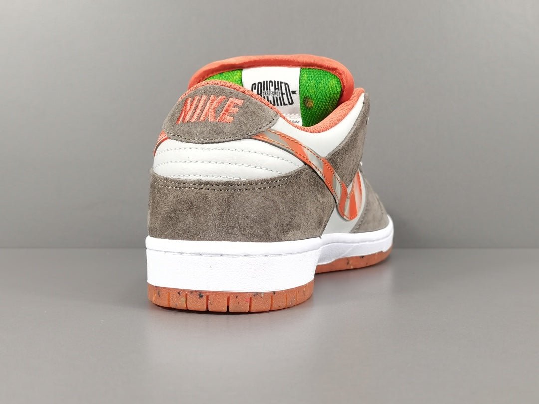 NIKE SB DUNK x CRUSHED D.C. - Phantom Kicks