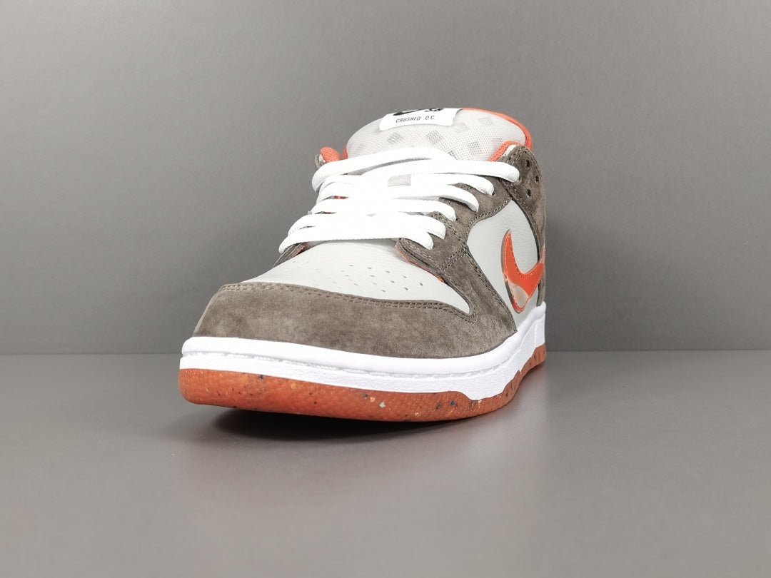 NIKE SB DUNK x CRUSHED D.C. - Phantom Kicks