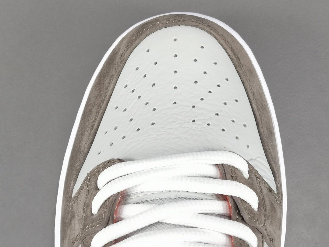NIKE SB DUNK x CRUSHED D.C. - Phantom Kicks