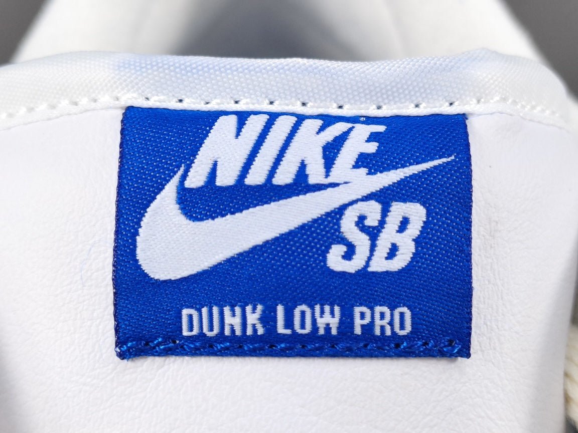 NIKE SB DUNK x FLY STREETWEAR GARDENIA - Phantom Kicks