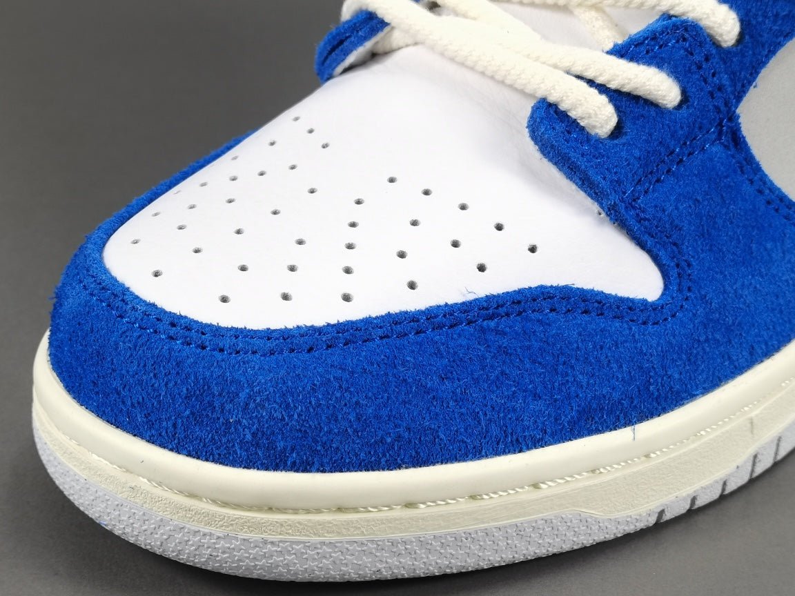 NIKE SB DUNK x FLY STREETWEAR GARDENIA - Phantom Kicks