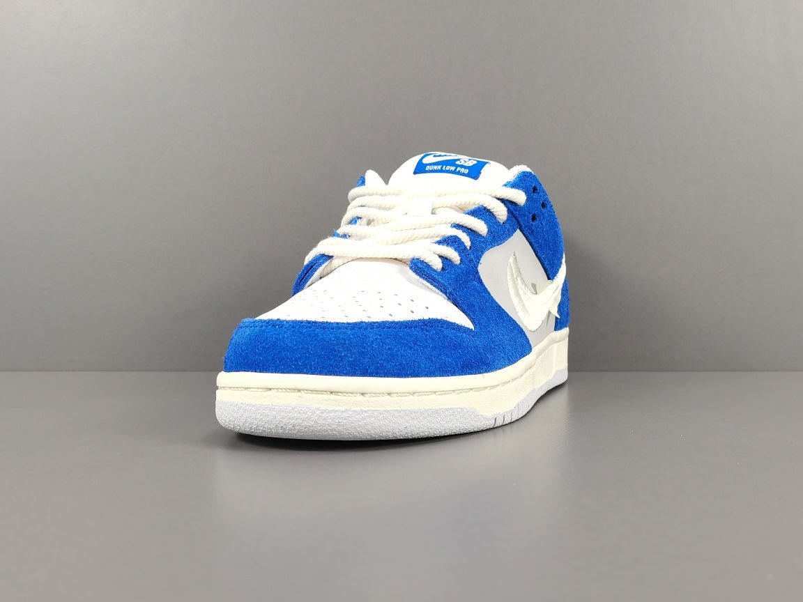 NIKE SB DUNK x FLY STREETWEAR GARDENIA - Phantom Kicks